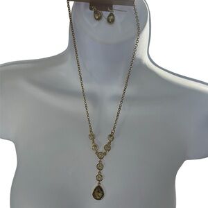 NWT Monet Women’s Necklace and earrings set